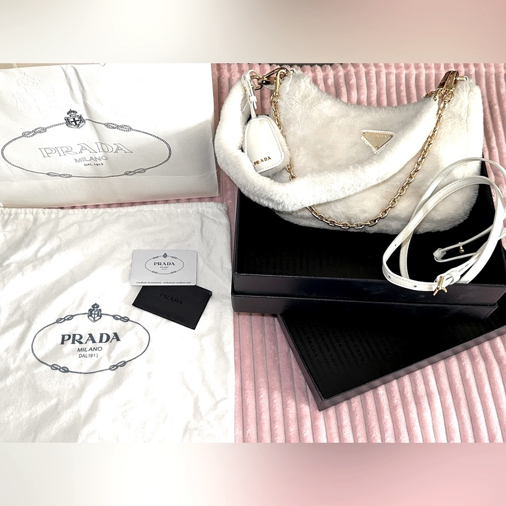 PRADA BAG. - Picture 2 of 7